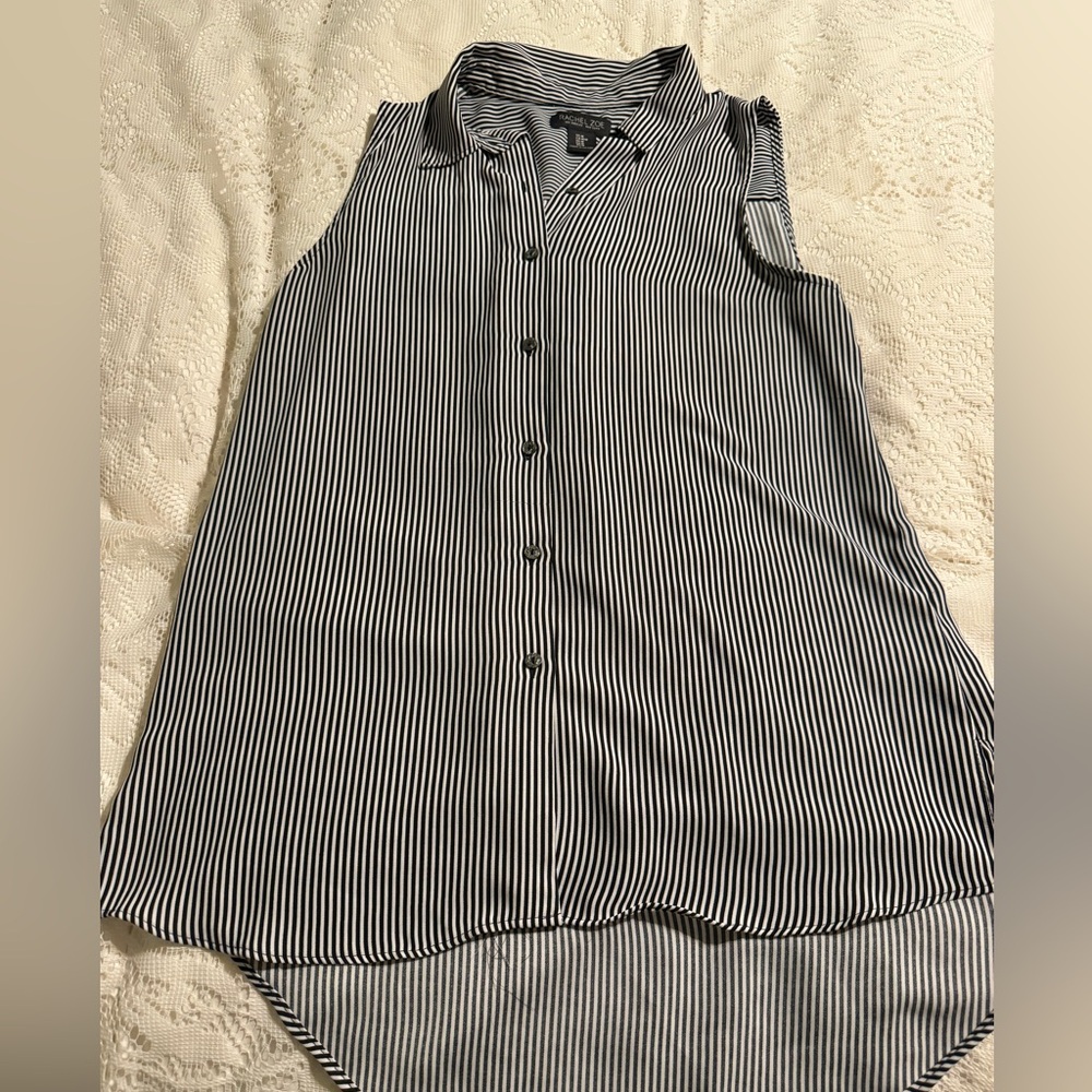 Rachel Zoe Women’s Medium Blouse Button Down - Picture 2 of 4